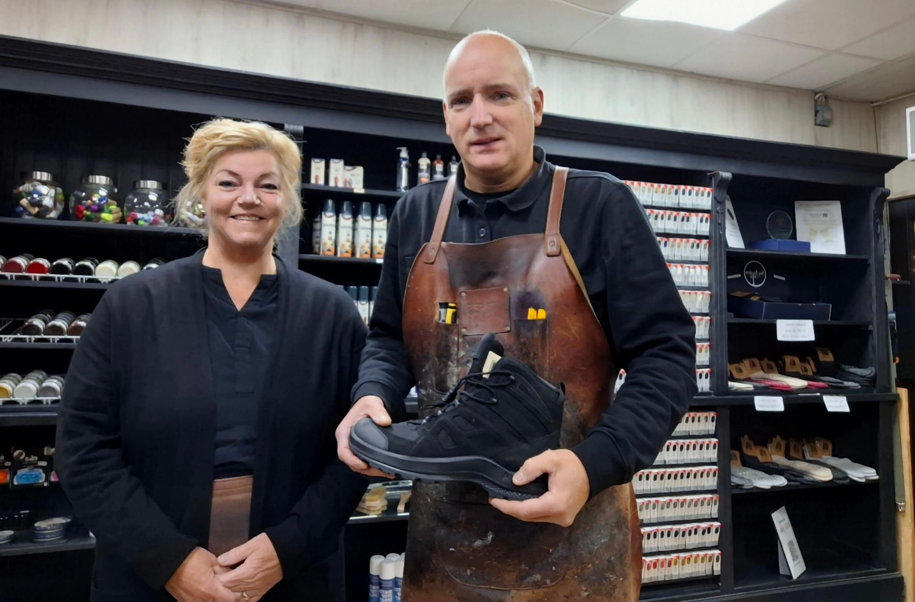 Dennis en Nicole in de winkel